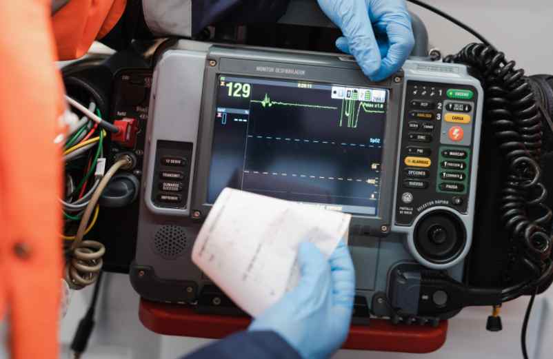 les-differents-defibrillateurs-proposes-par-cardiolife